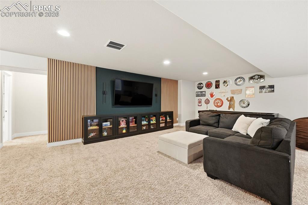 Image 24 of 36: Living Room