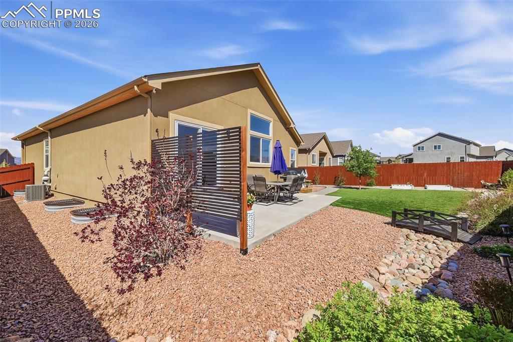 Image 31 of 36: Back of Structure