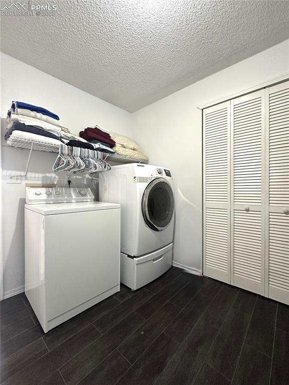 Image 12 of 13: Laundry