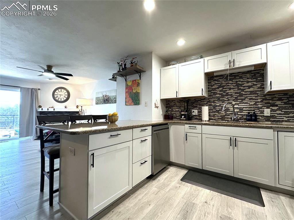 Image 5 of 13: Kitchen