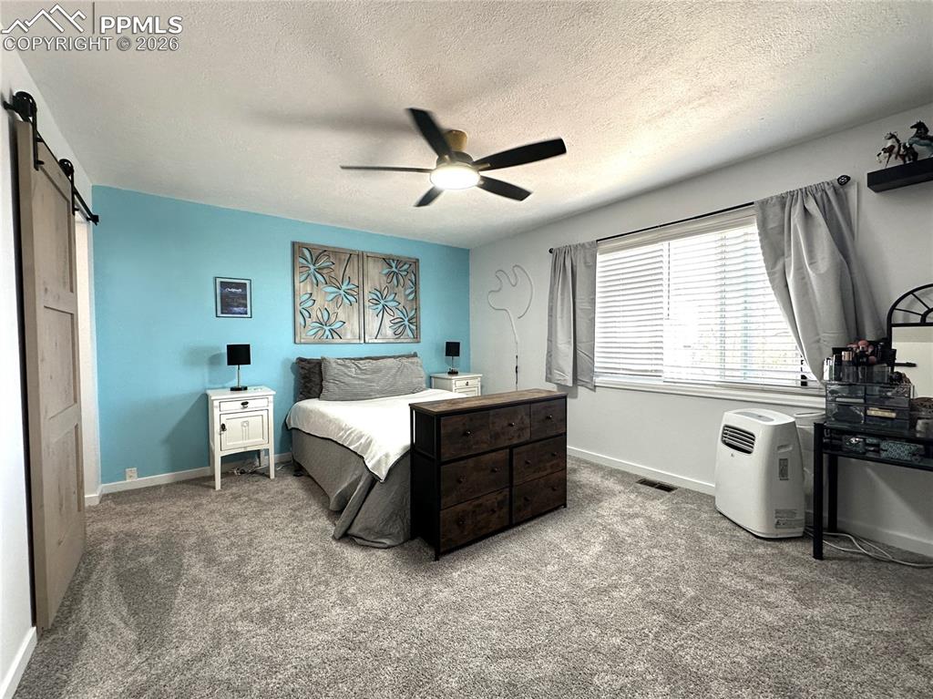 Image 8 of 13: Bedroom