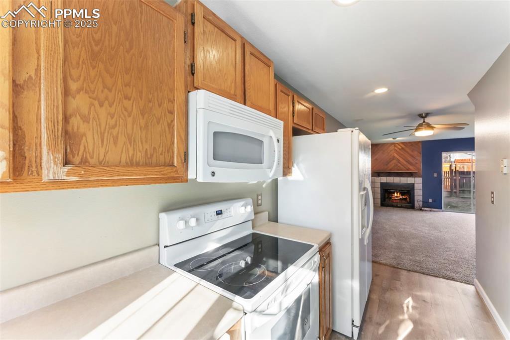 Image 10 of 34: Kitchen