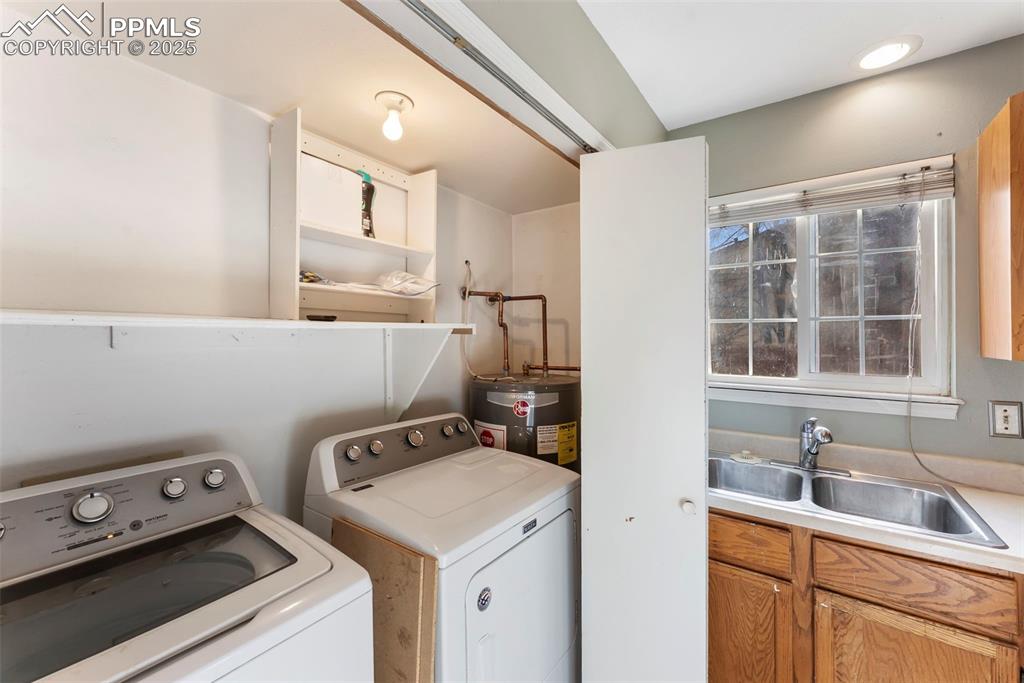 Image 11 of 34: Laundry