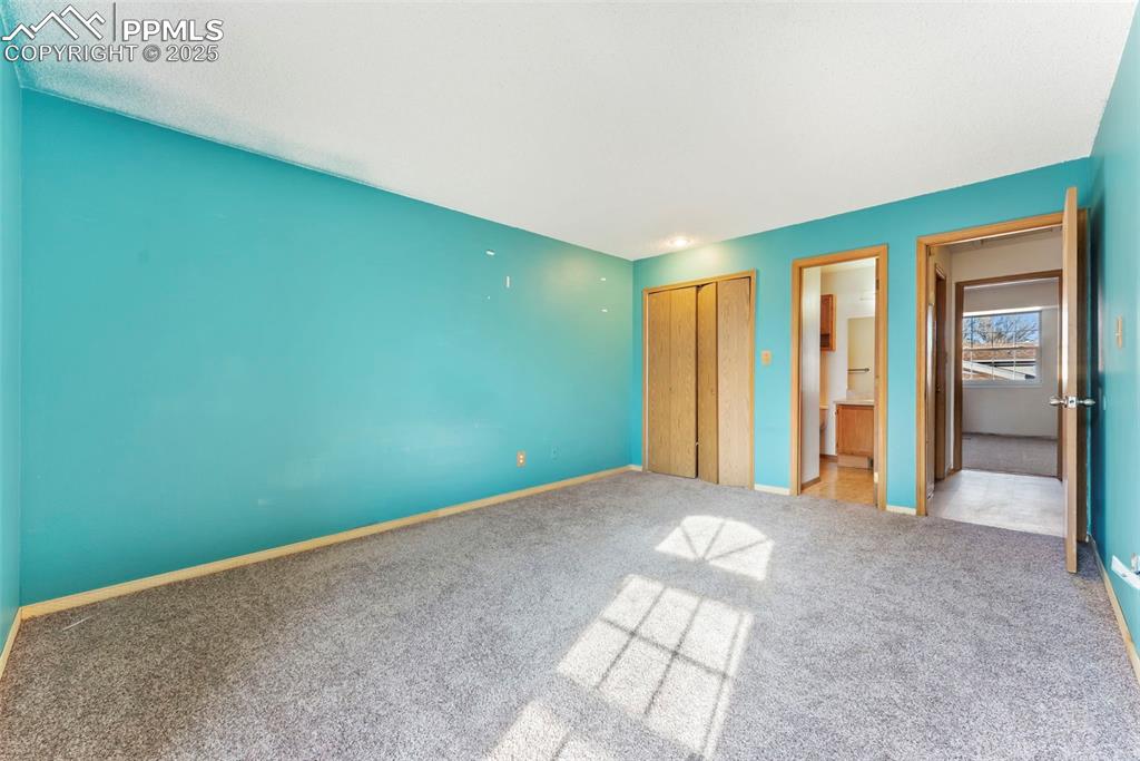 Image 13 of 34: Bedroom