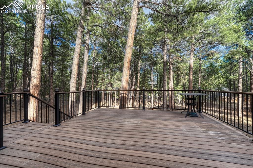 Image 14 of 50: Deck