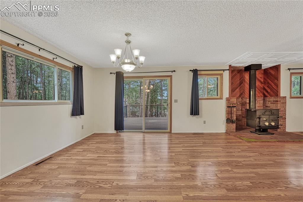 Image 24 of 50: Dining Area