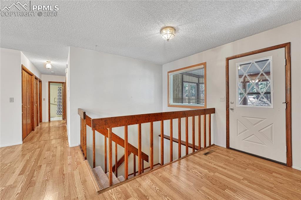 Image 27 of 50: Entry