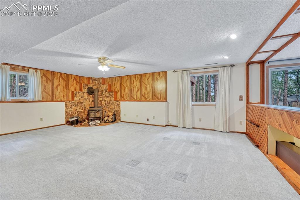 Image 36 of 50: Recreation Room