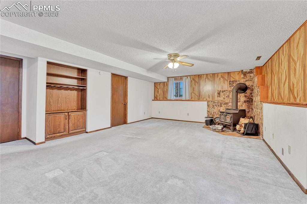 Image 46 of 50: Living Room