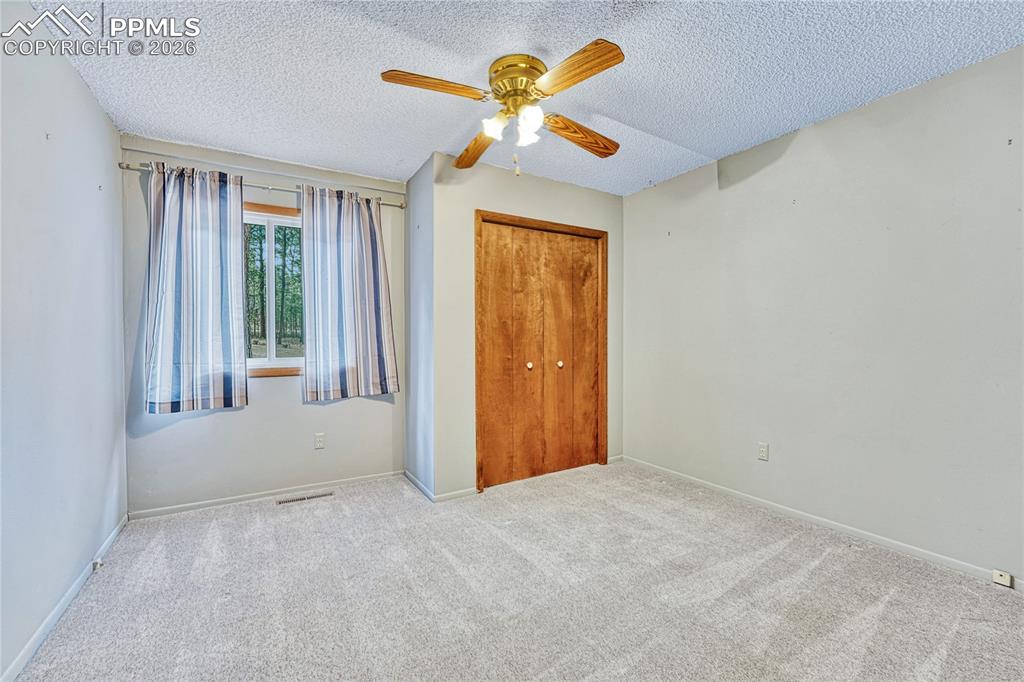 Image 48 of 50: Bedroom