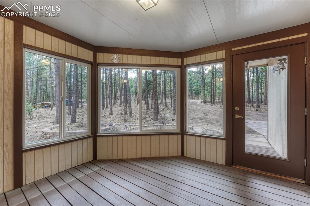 Image 6 of 50: Entry