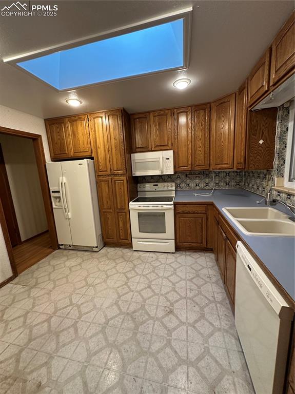 Image 3 of 12: Kitchen