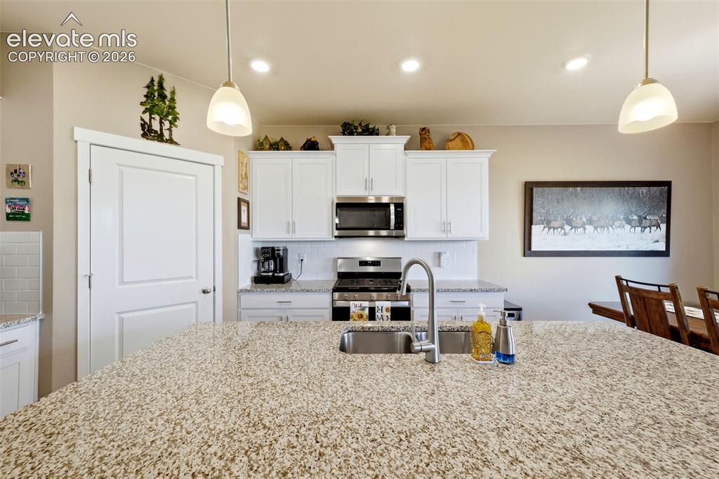 Image 10 of 38: Kitchen
