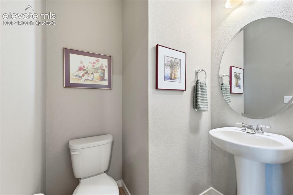Image 17 of 38: Bathroom