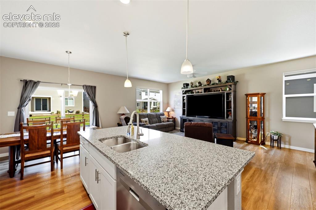 Image 18 of 38: Kitchen
