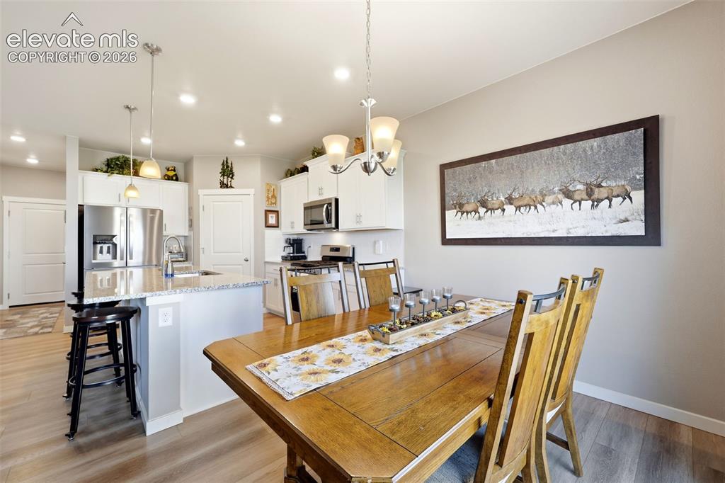 Image 5 of 38: Dining Area