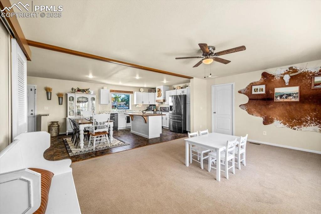 Image 12 of 32: Living Room