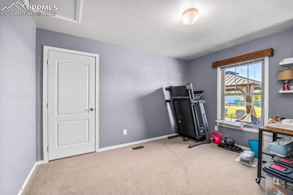 Image 22 of 32: Exercise Room