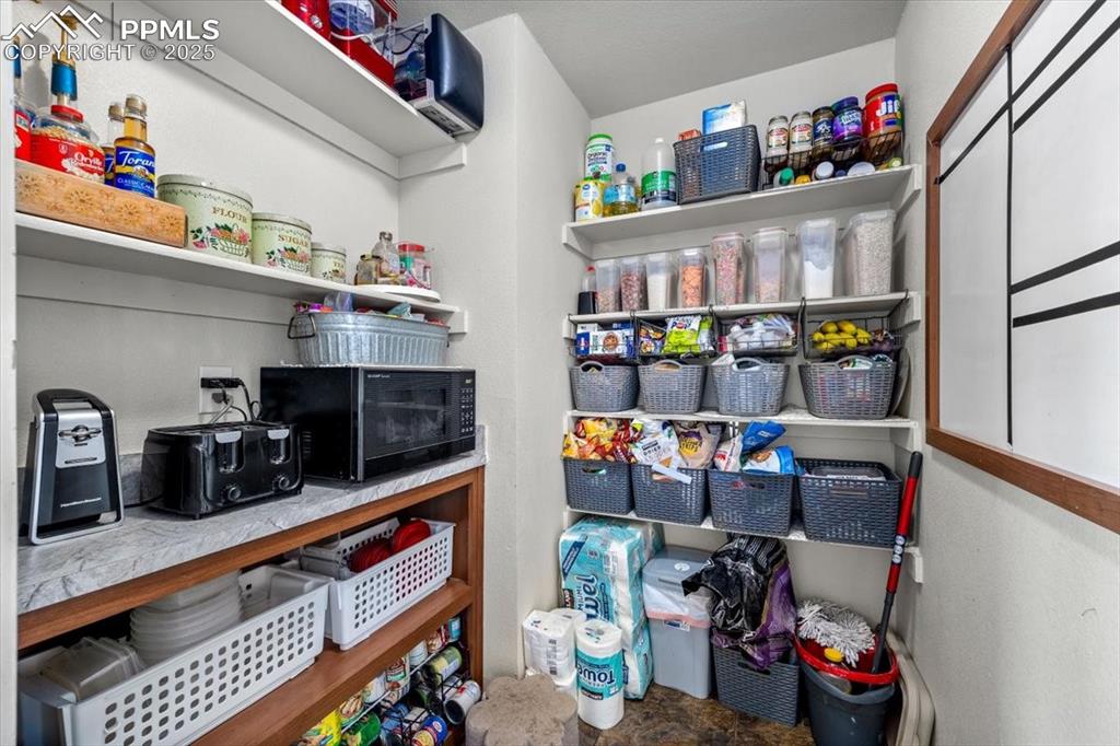 Image 24 of 32: Pantry