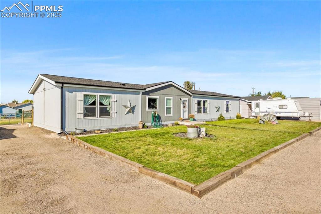 Image 3 of 32: Front of Structure