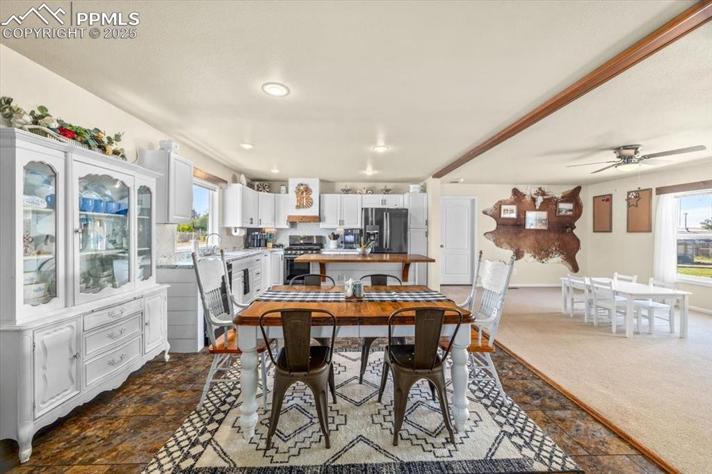 Image 8 of 32: Dining Area