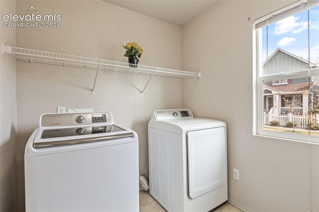 Image 21 of 25: Laundry