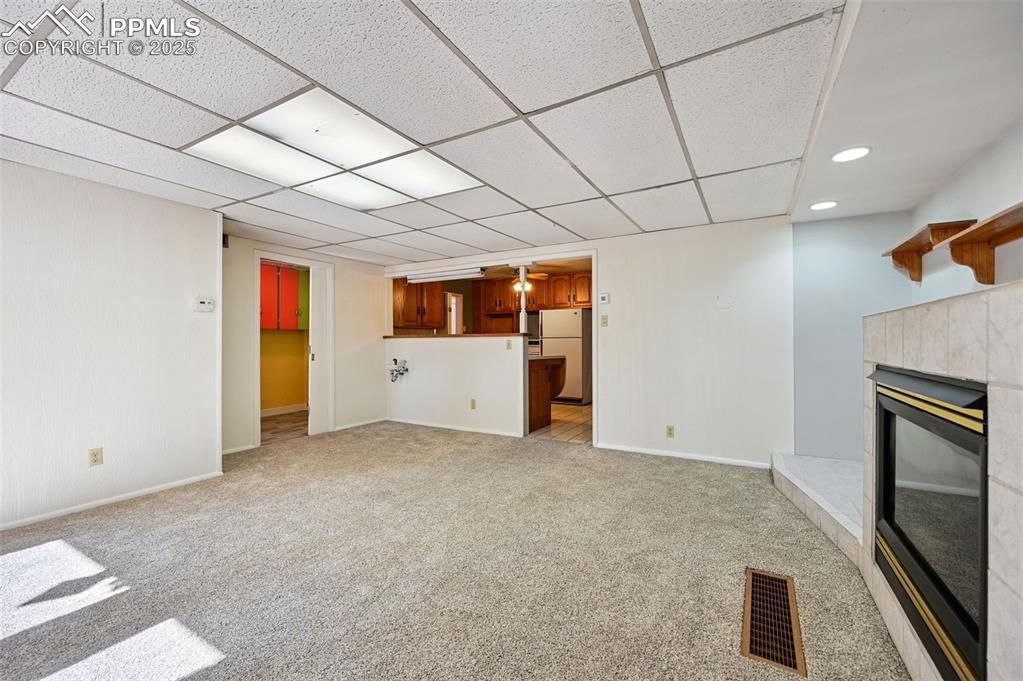 Image 16 of 44: Living Room