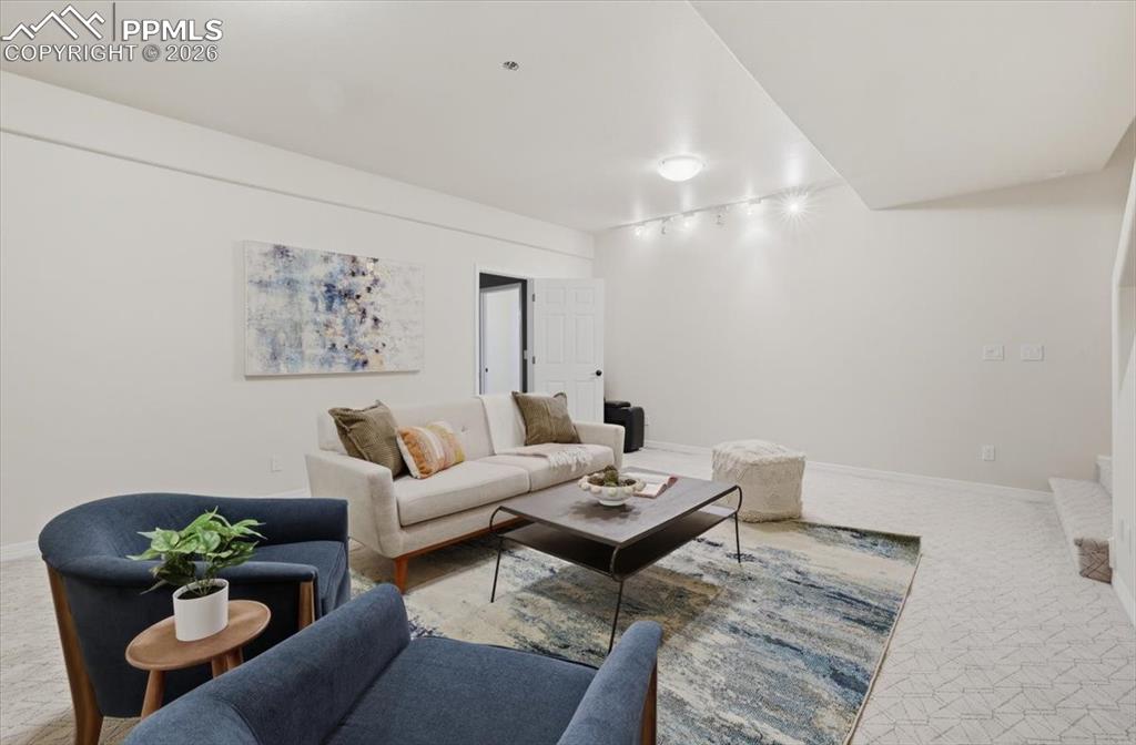 Image 34 of 46: Family Room