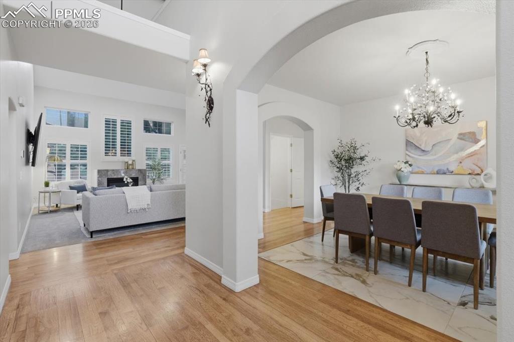 Image 5 of 46: Dining Area