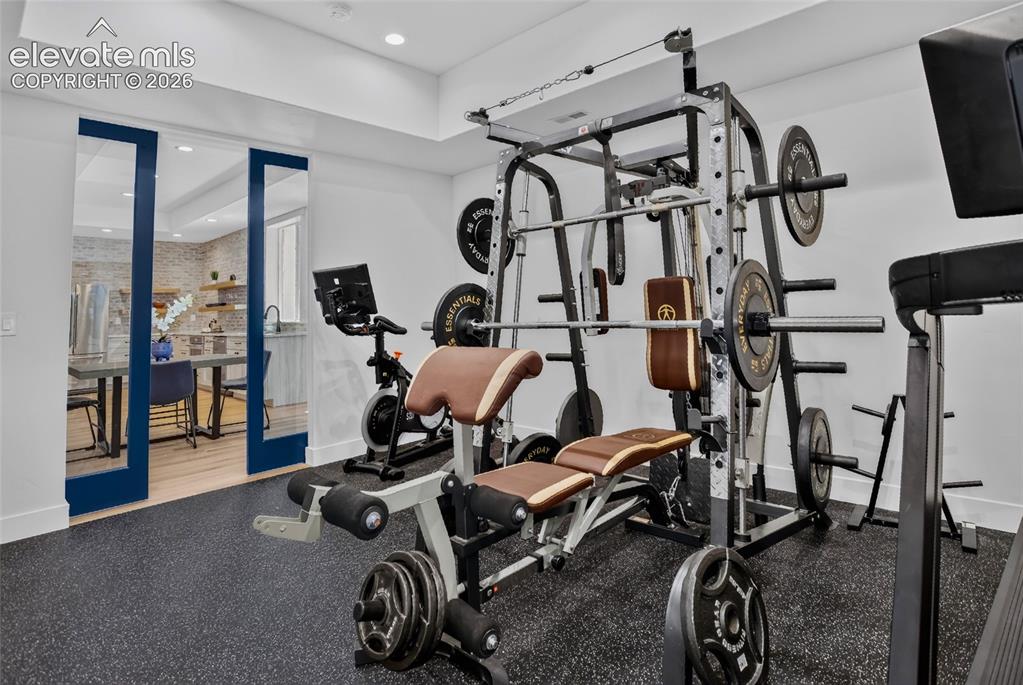 Image 33 of 47: Fitness room
