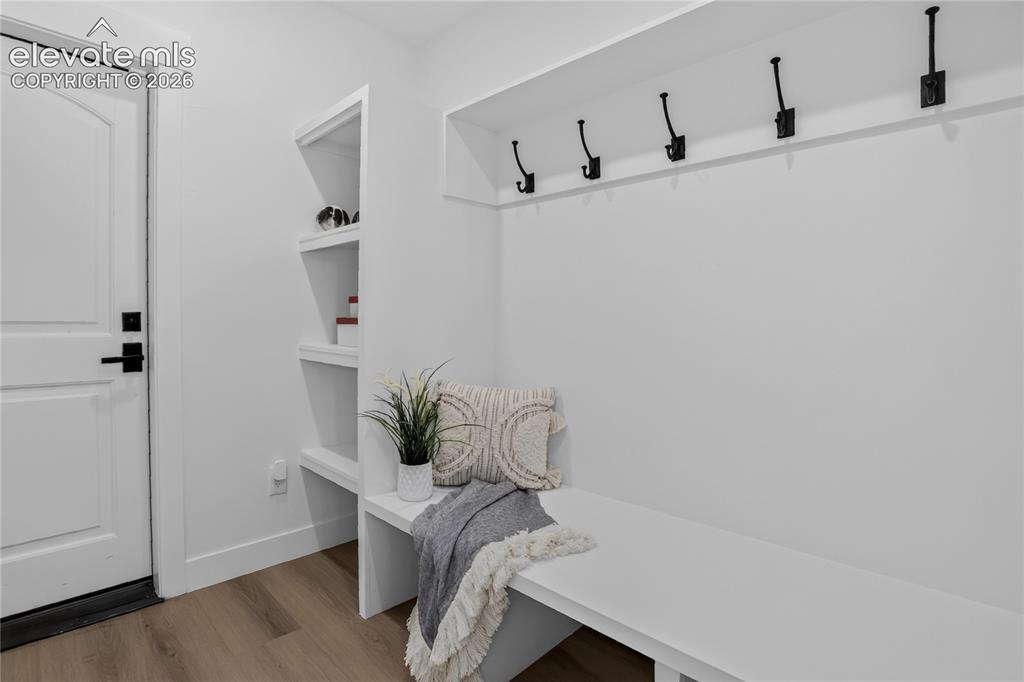 Image 40 of 47: Guest house foyer/mudroom