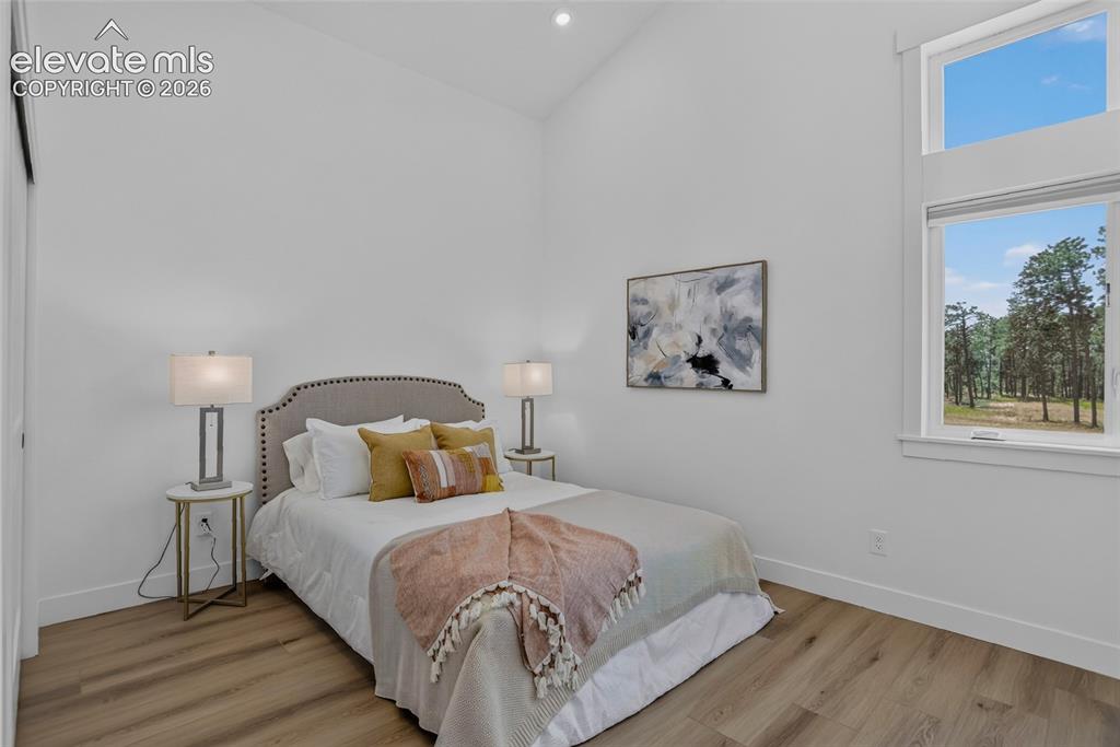 Image 46 of 47: Guest house bedroom