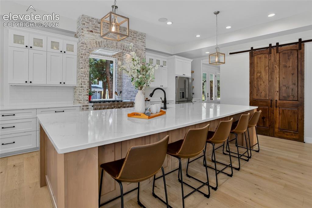 Image 9 of 47: Stunning chef