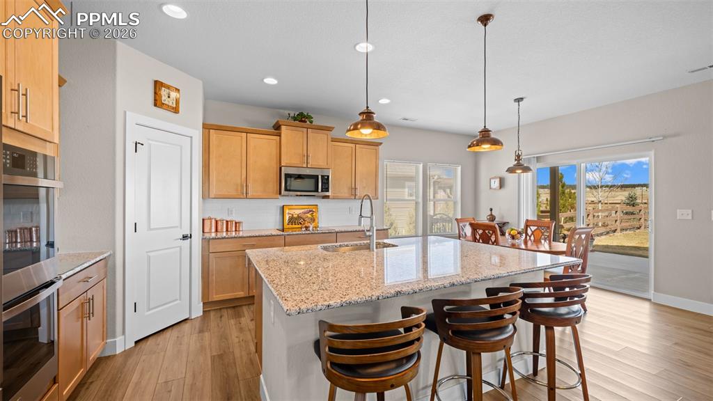 Image 10 of 45: Kitchen