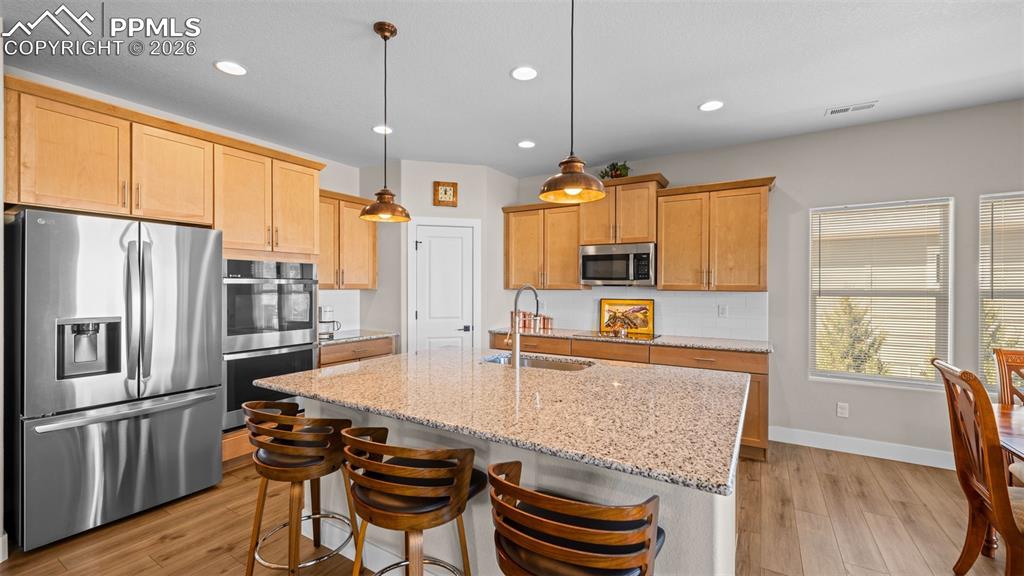 Image 15 of 45: Kitchen