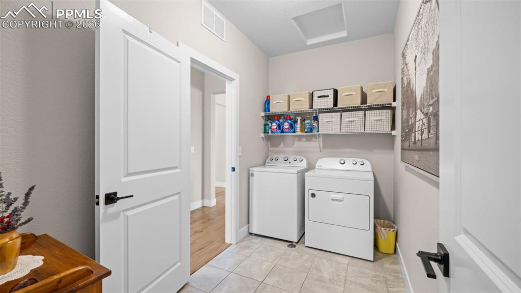 Image 27 of 45: Laundry