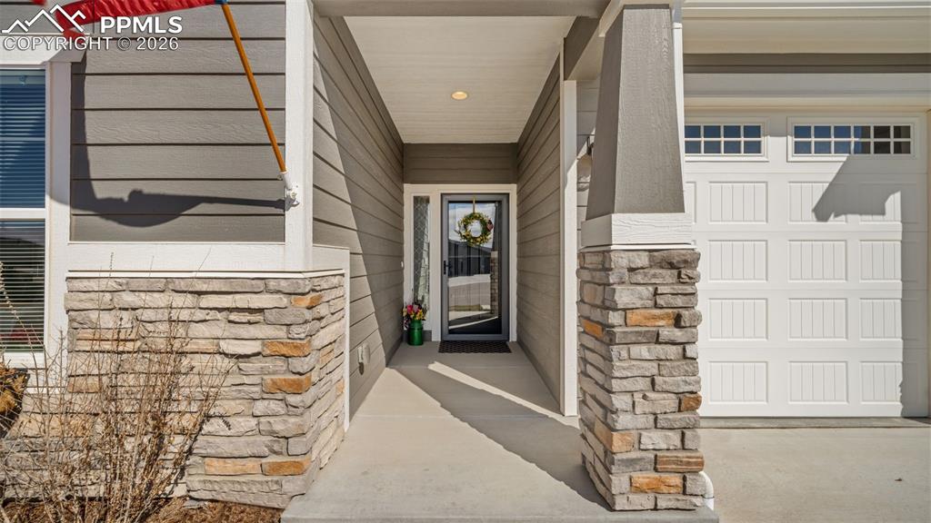 Image 7 of 45: Entry