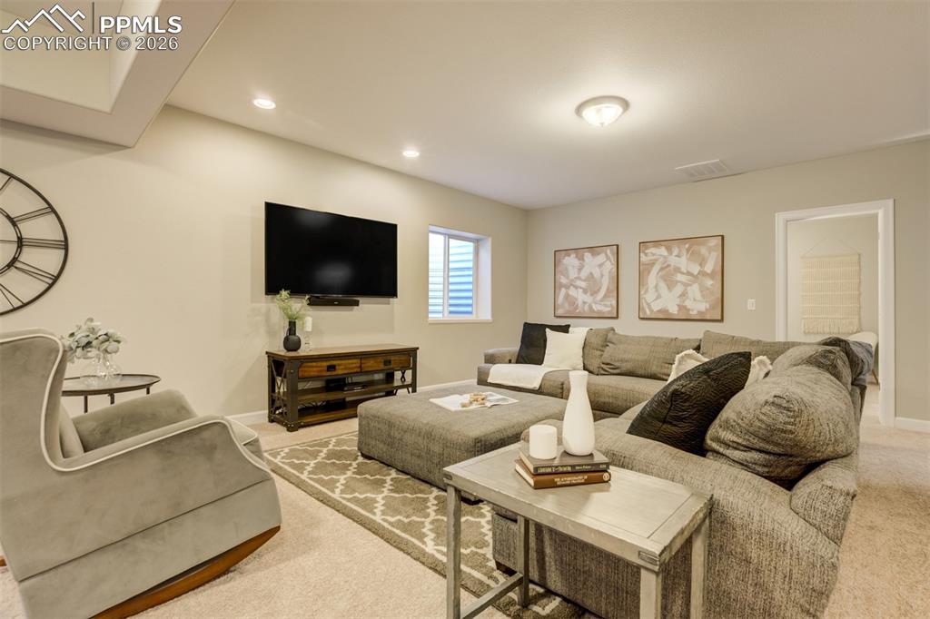 Image 39 of 50: Family Room