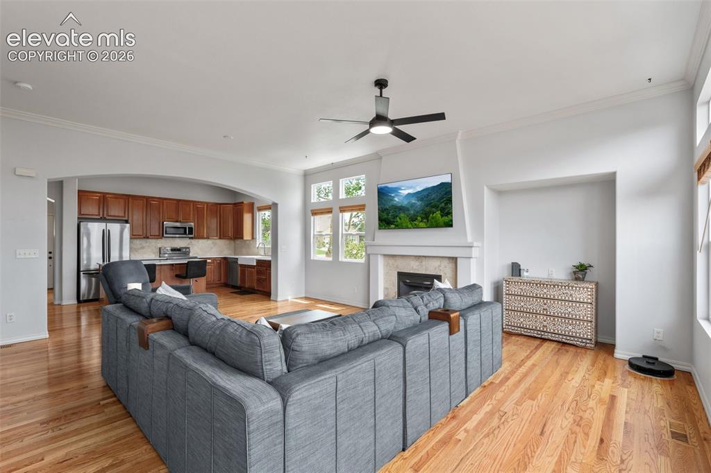Image 10 of 44: Living Room