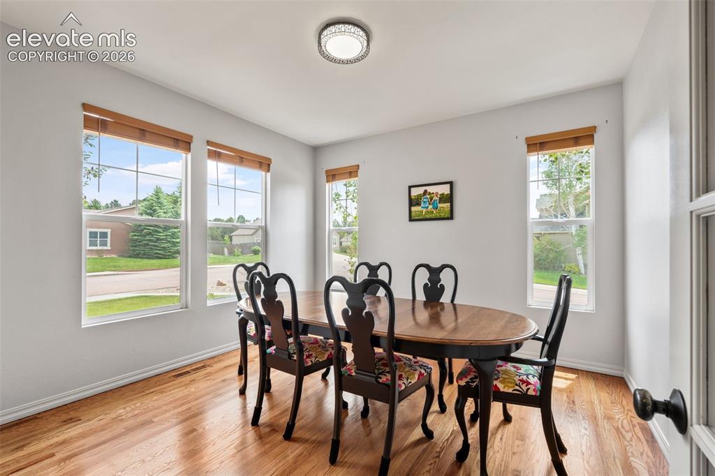 Image 4 of 44: Dining Area