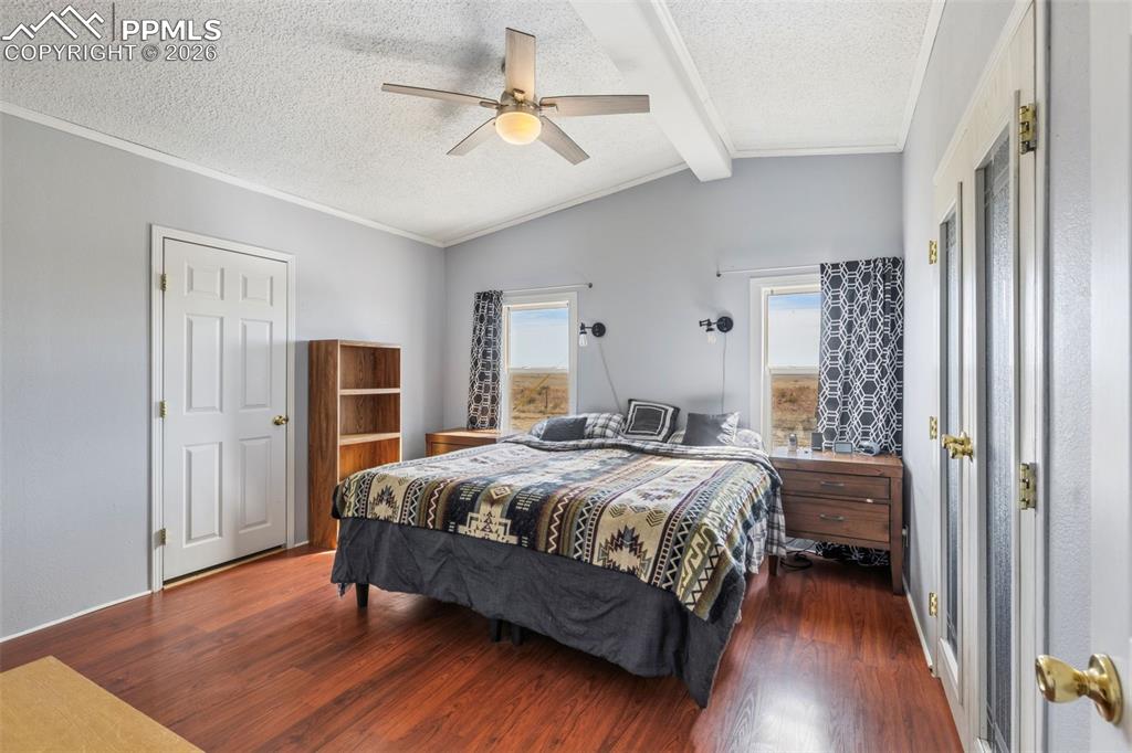 Image 17 of 34: Master Suite