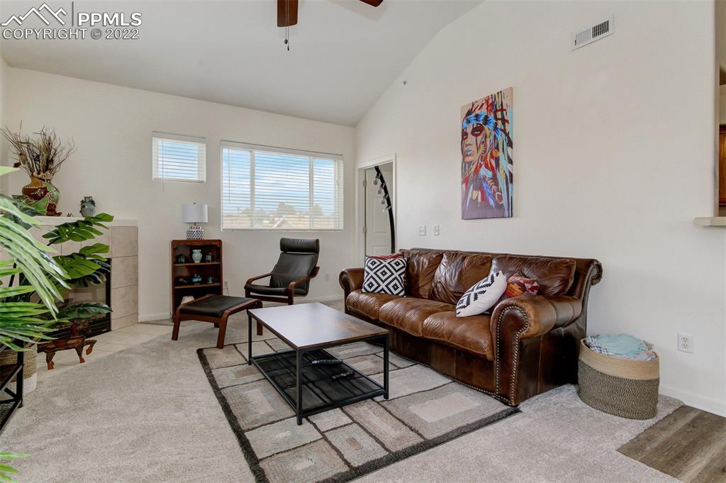 Listing 4458047, Image 4 of 29