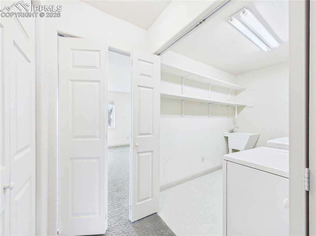 Image 19 of 40: Laundry