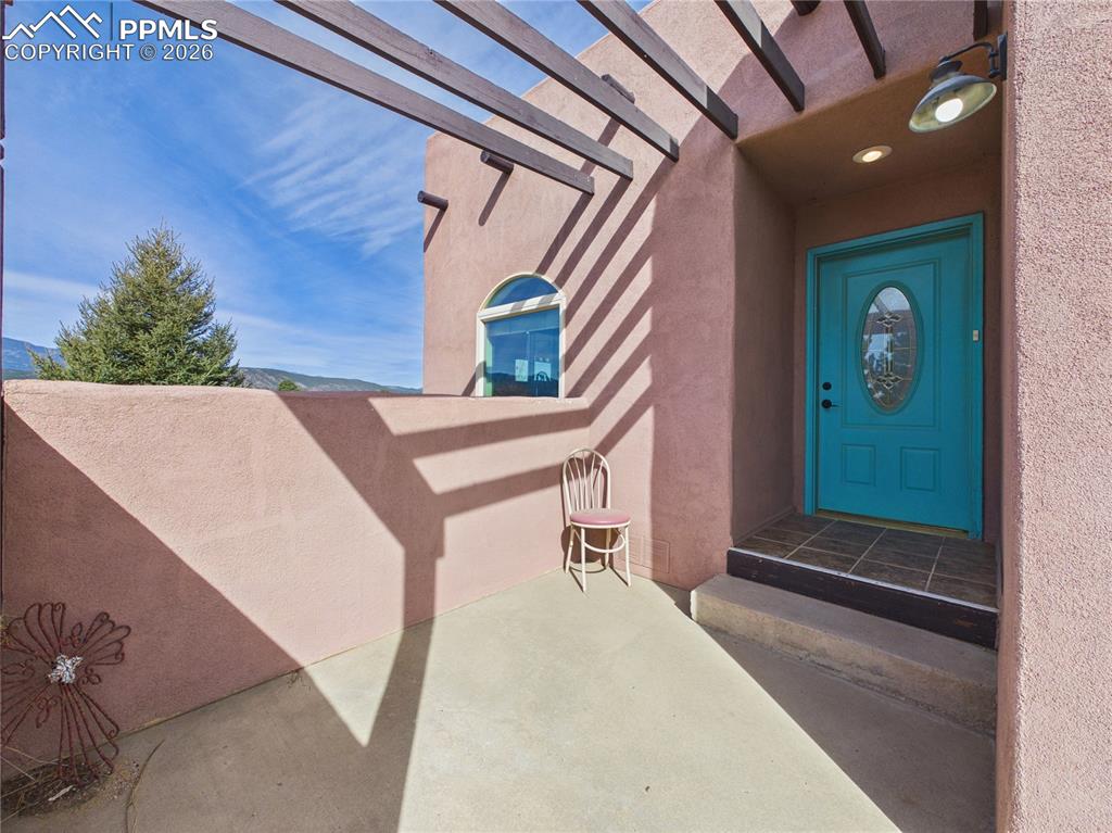 Image 4 of 40: Entry