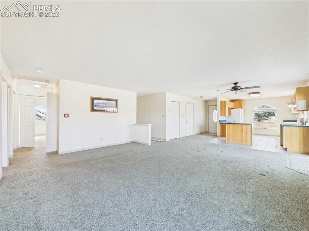 Image 5 of 40: Living Room