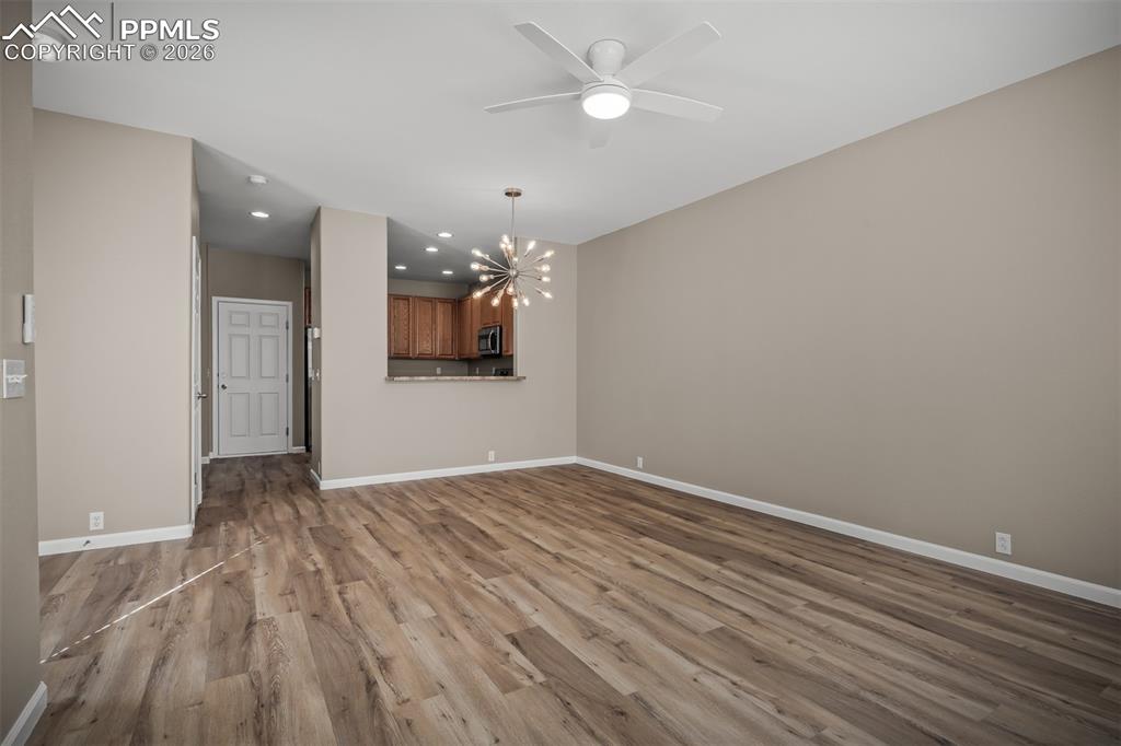 Image 10 of 48: Dining Area