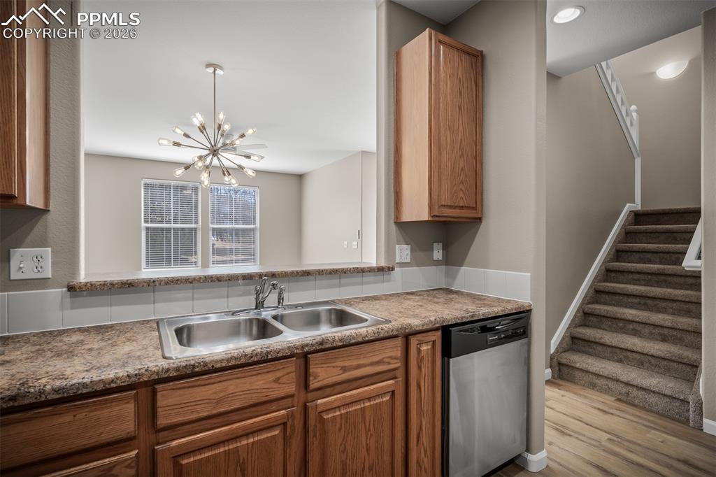 Image 17 of 48: Kitchen