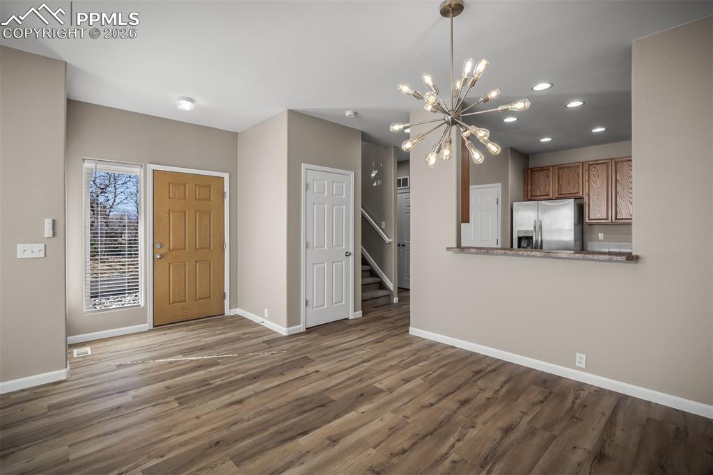 Image 7 of 48: Entry