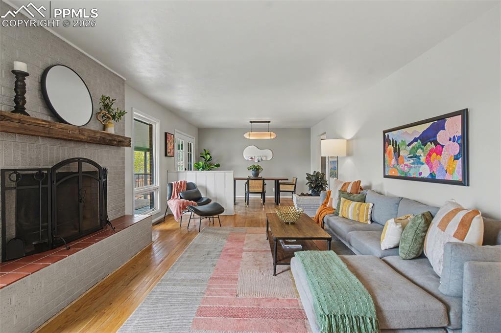 Image 11 of 44: Living Room