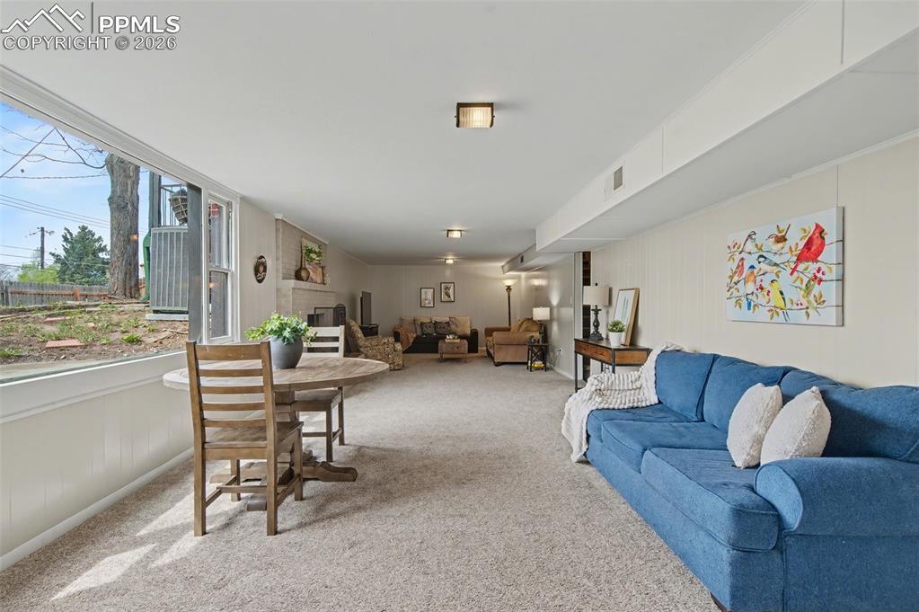 Image 37 of 44: Family Room